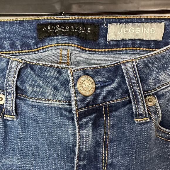 Aeropostale Lo-Rise Jegging Jeans Size 4 Womens - Picture 3 of 8